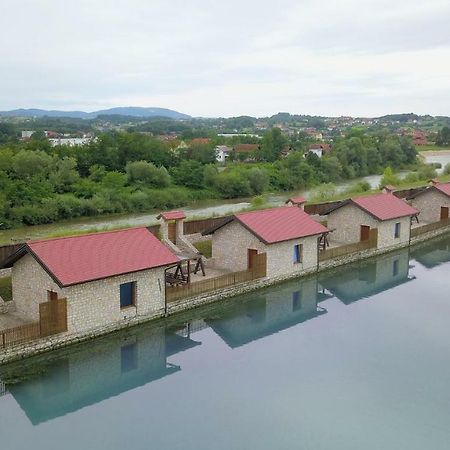 Hotel Jezero Jelen Tesanj Exterior foto