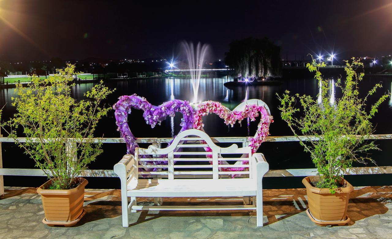 Hotel Jezero Jelen Tesanj Exterior foto