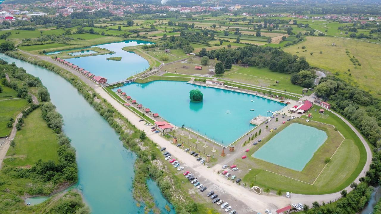 Hotel Jezero Jelen Tesanj Exterior foto