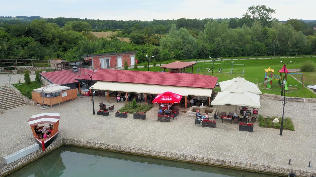 Hotel Jezero Jelen Tesanj Exterior foto