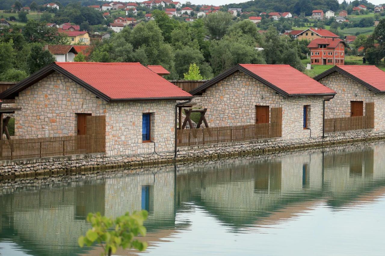 Hotel Jezero Jelen Tesanj Exterior foto